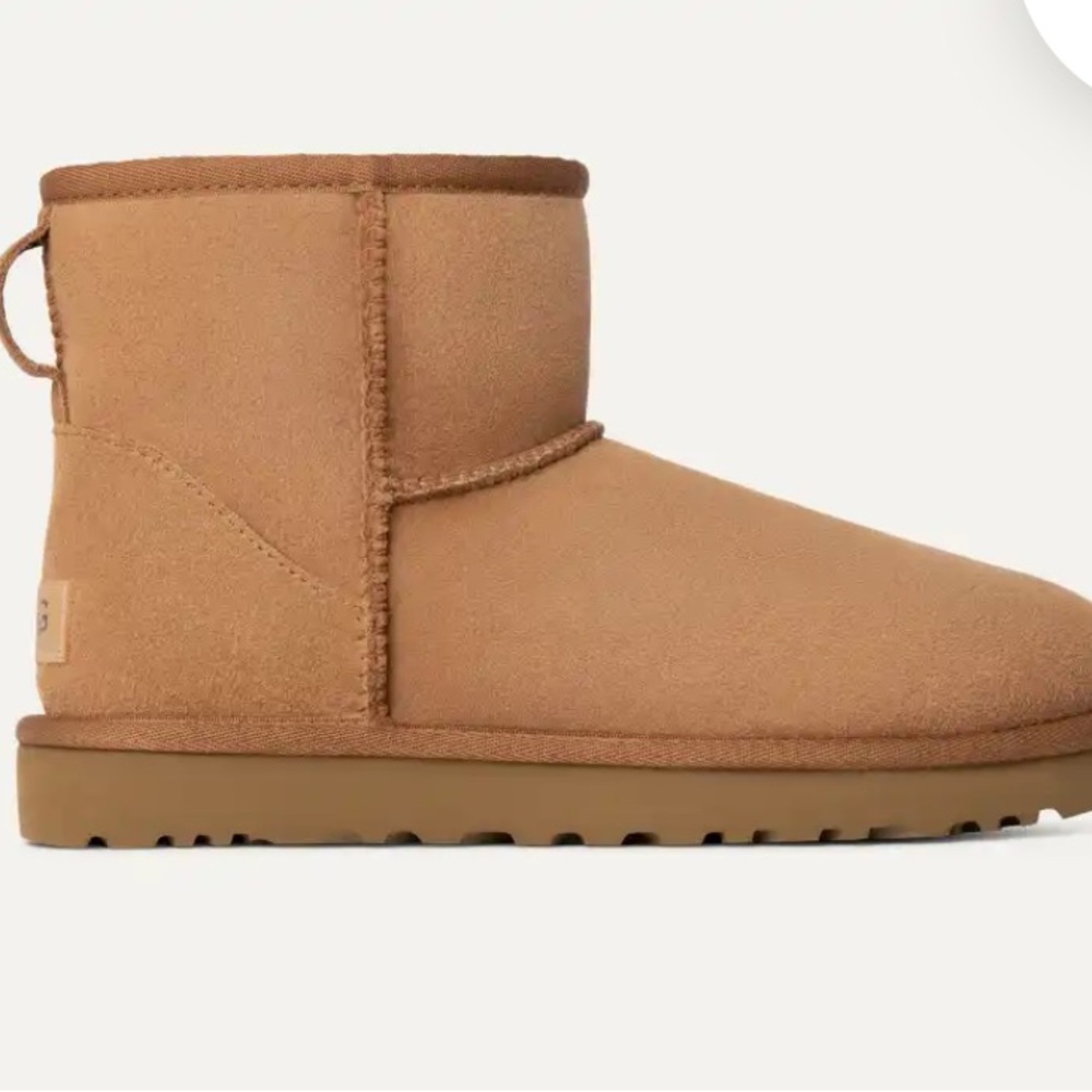 UGG classic mini boot 2 size 5